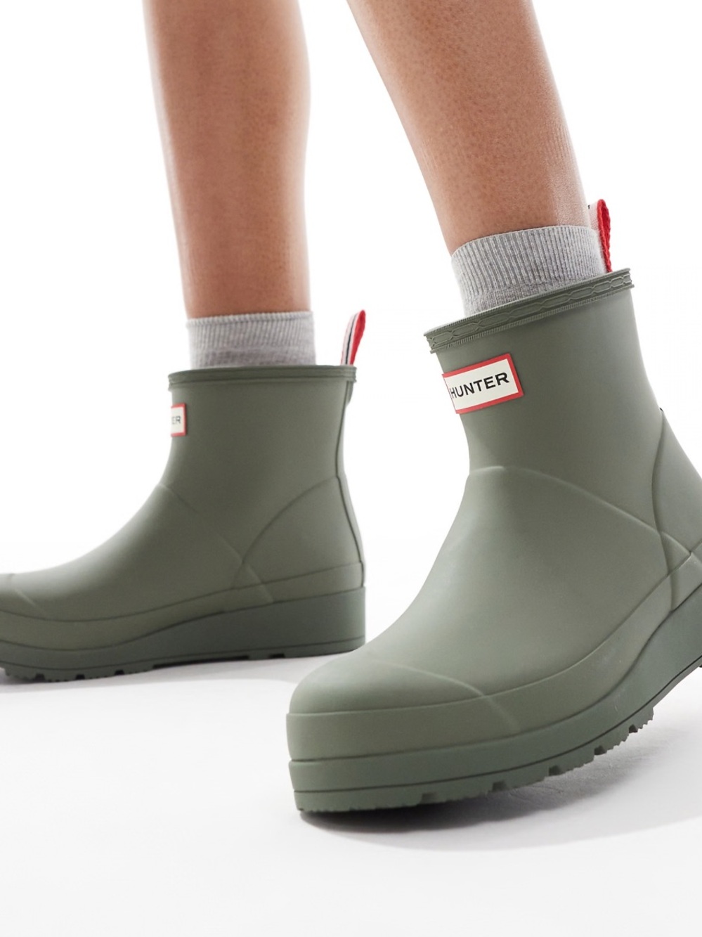 Hunter NWT Play  short  Rain boot in  olive sz 9